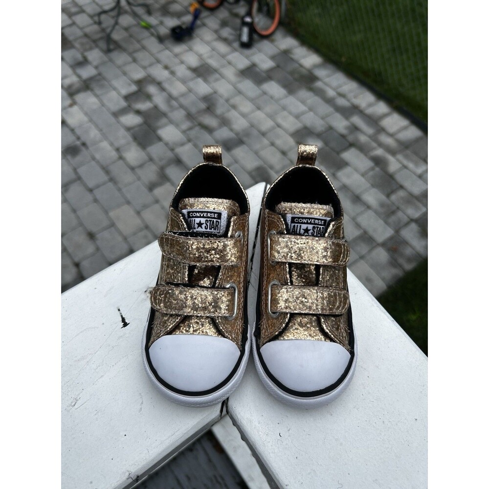Converse All Star Infant Gold Glitter Sneakers Size 8 US / EU 24